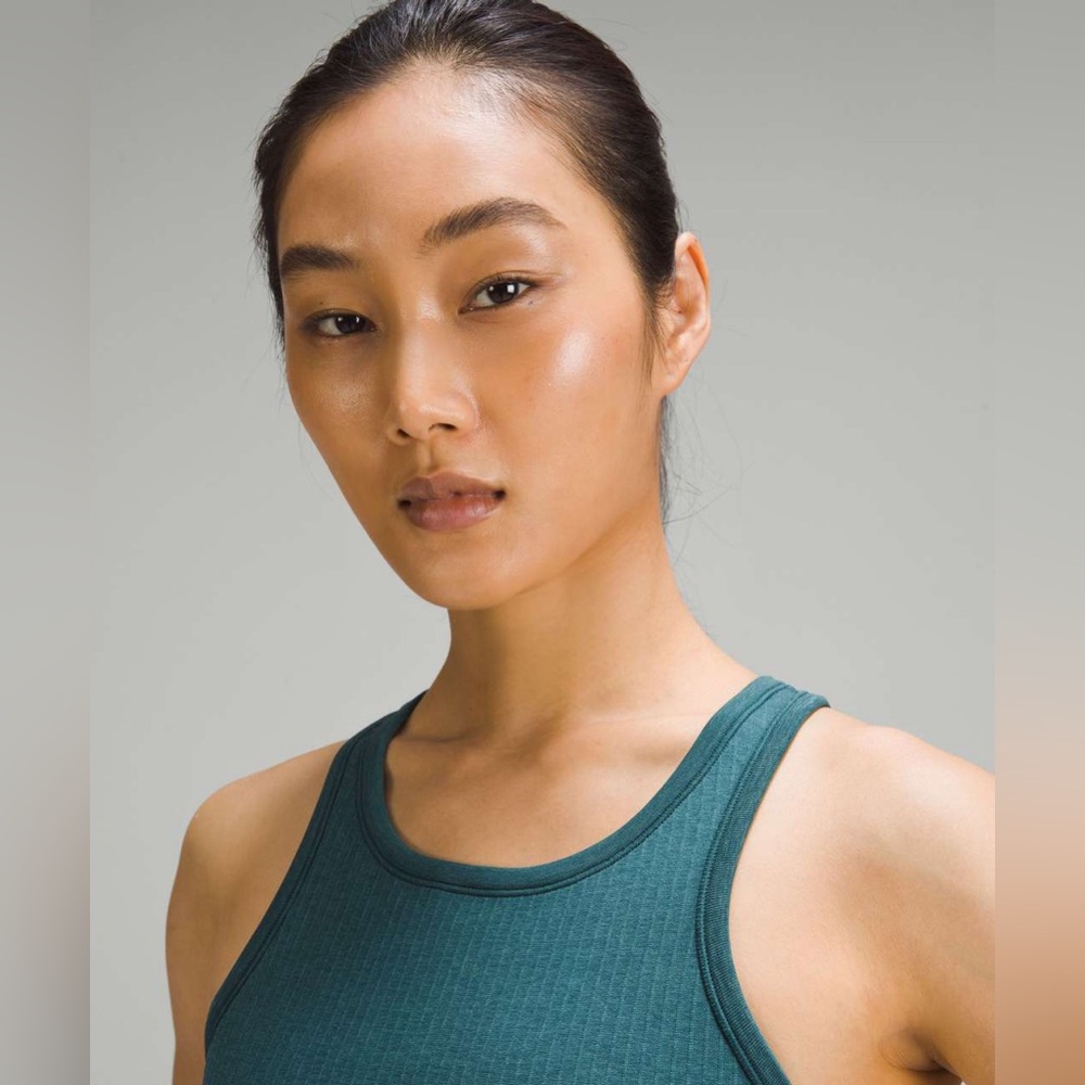 Like New Lululemon, Gorgeous Teal Ribbed Cropped Racerback Tank - Picture 4 of 8